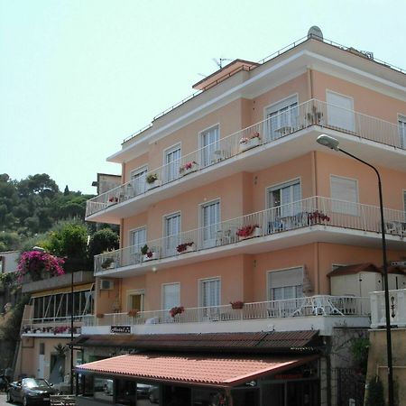 Hotel Nettuno ดิอาโนมารีนา ภายนอก รูปภาพ