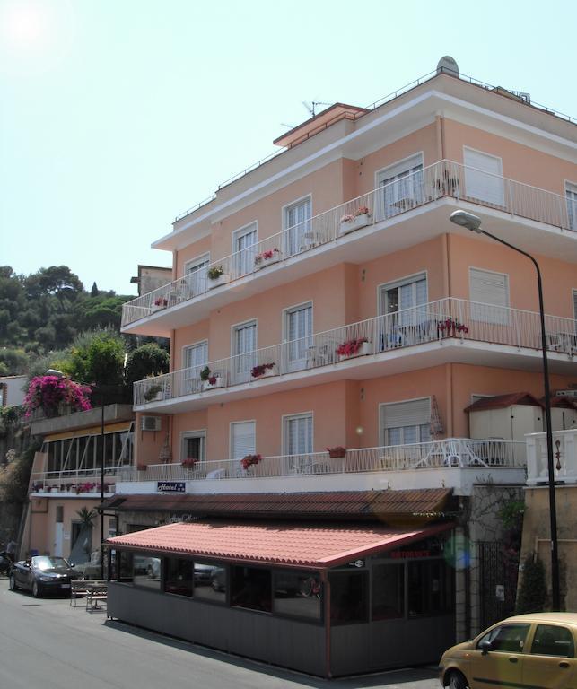 Hotel Nettuno ดิอาโนมารีนา ภายนอก รูปภาพ