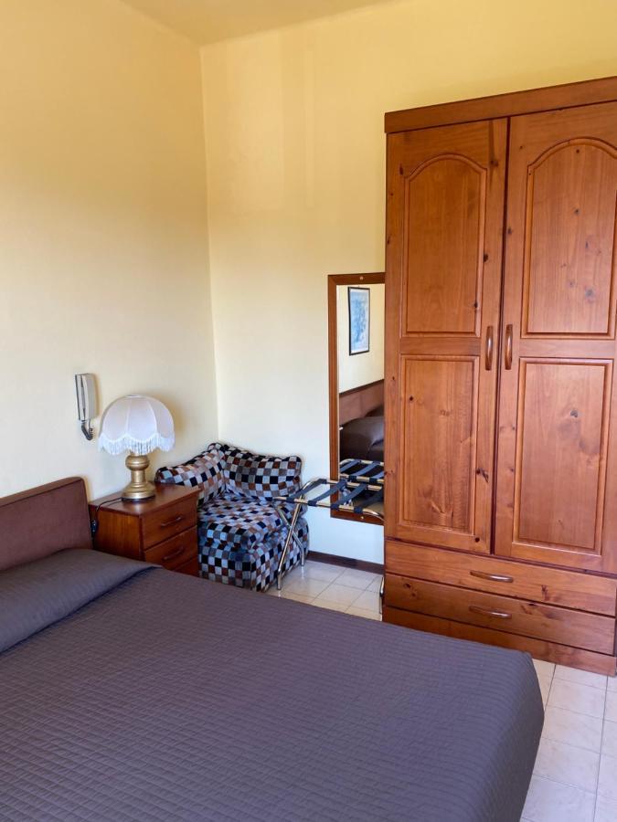 Hotel Nettuno ดิอาโนมารีนา ภายนอก รูปภาพ